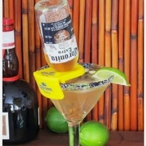 Corona Coronarita Drink Clip  4 pack